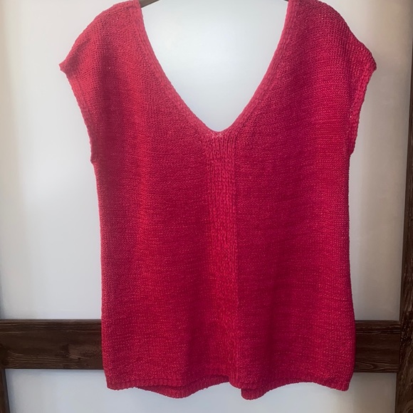 Womens Small August Silk Sleeveless Top V-Neck in Pink Magenta - Picture 1 of 5
